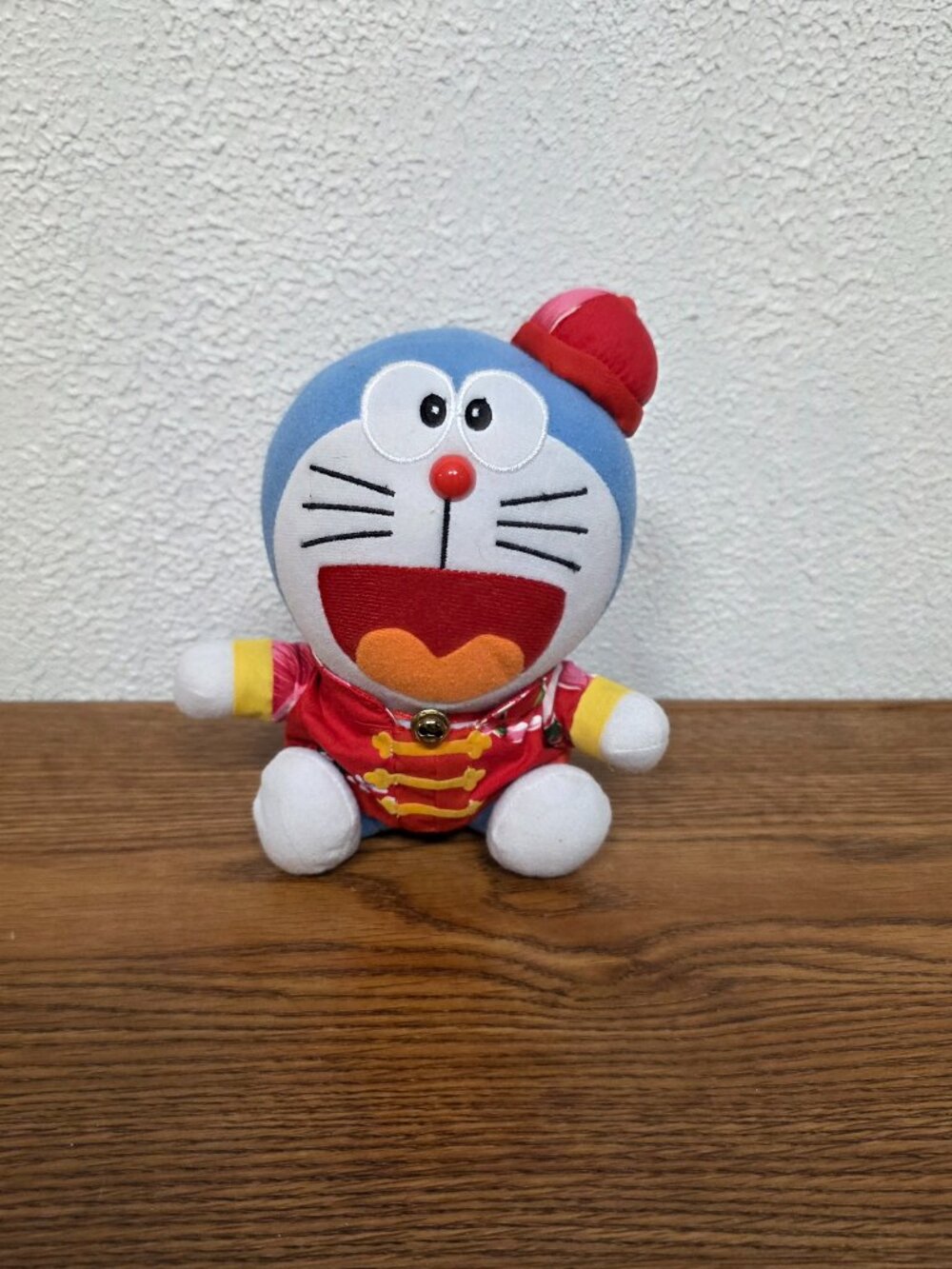Vintage and Collectibe 2006 Plush Doraemon 7" Stuffed Animal